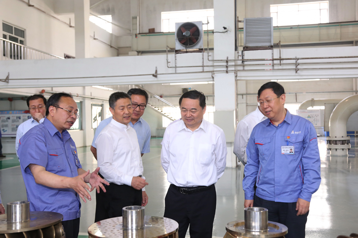 郝鹏旅行考察全网担保网集团